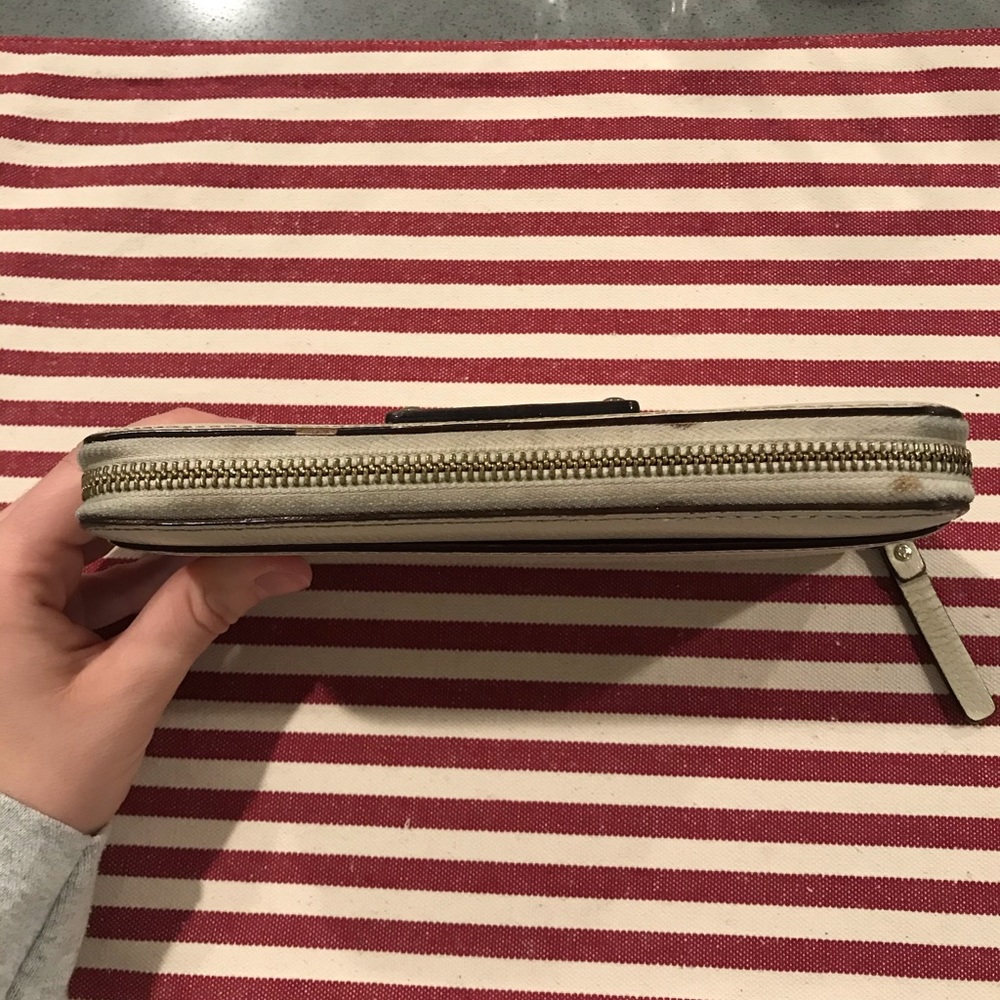 Kate Spade Wallet - Picture 4 of 6